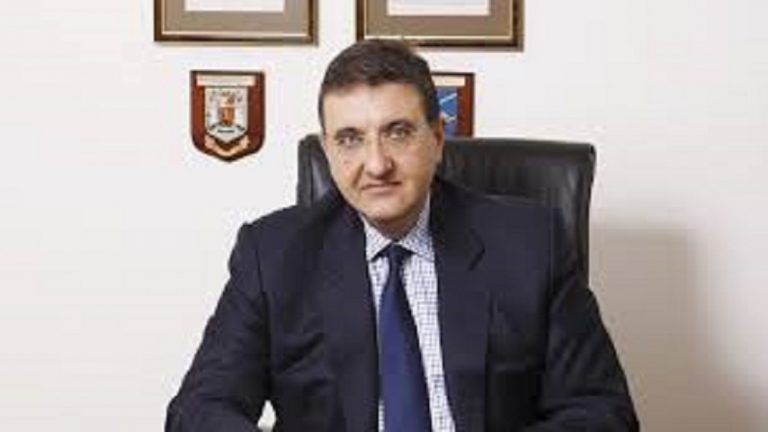 30Ιαν2018 – Μάθε τι παίζει –  Εξαδάκτυλος