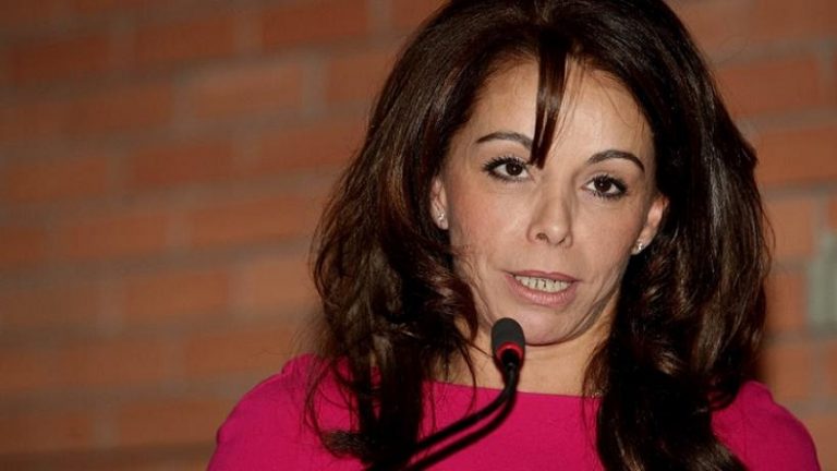 25Ιαν2018 – Μάθε τι παίζει – Βούλα Πατουλίδου