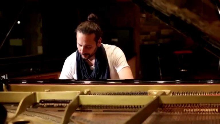 30Απρ2018 Jazz in the City, Ο Στάθης Άννινος παίζει ζωντανά από το στούντιο “Ε” της Ερα