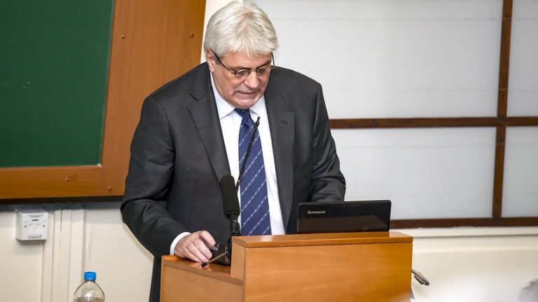 24Οκτ2018 – Μάθε τι παίζει – Ανδρέας Καραμπίνης