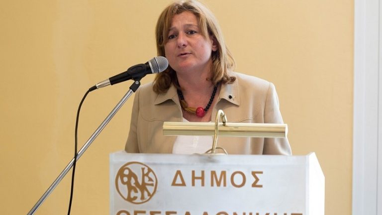 24Δεκ2018 –  Μάθε τι παίζει – Καλυψώ Γούλα