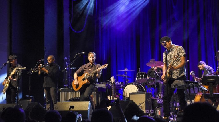 Ακούστε το Σάββατο 19 Ιανουαρίου τους Calexico στο Kosmos Live!