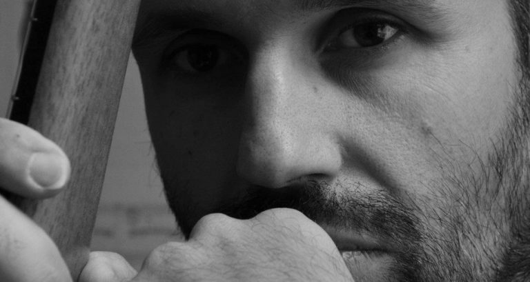 25Φεβ2019 “Συναυλίες στο Τρίτο” –  “Η κιθάρα στο πέρασμα των αιώνων” ρεσιτάλ του Φώτη Κουτσοθόδωρου. Παρουσία κοινού – στούντιο Αντώνης Κοντογεωργίου (E)