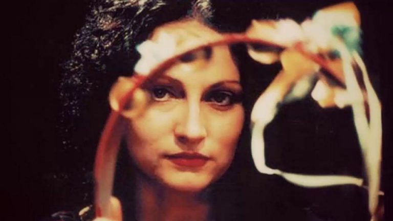 Αφιέρωμα στη Σωτηρία Λεονάρδου  Κυριακή 10 Νοεμβρίου 2019 Εκπομπή της Έλενας Φαληρέα