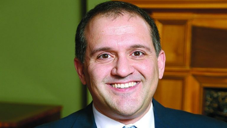 Ο Έντι Ζεμενίδης στην εκπομπή “Έλληνες παντού” με το Θανάση Χούπη