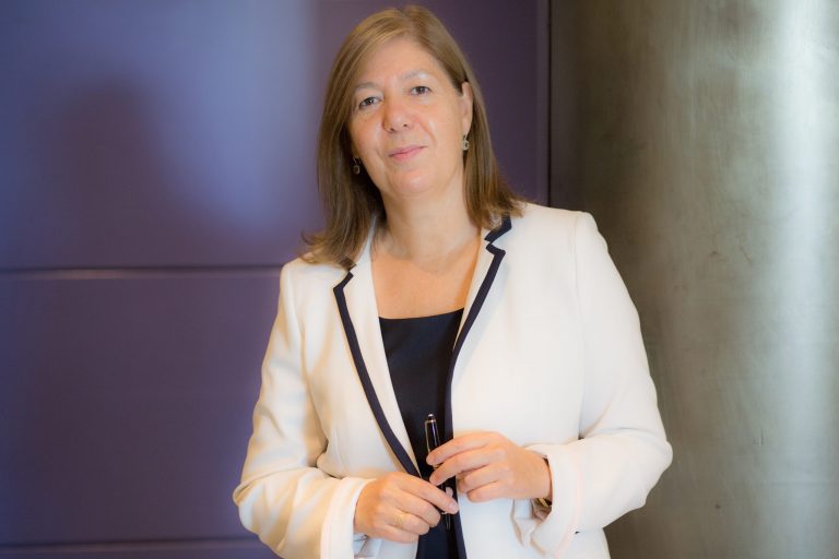 Η Εύη Σαχίνη για το συνέδριο “Μένω; Φεύγω; Επιστρέφω;” | 15.11.23